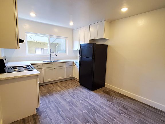 3rd image of 1666 W 2nd St