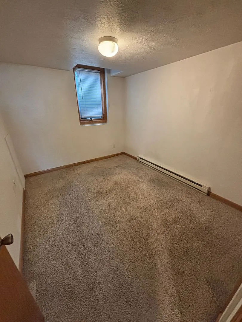 1300 S Cornelia — Photo 4