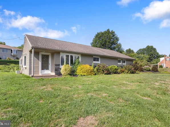 740 Hammond Rd, York, PA 17406