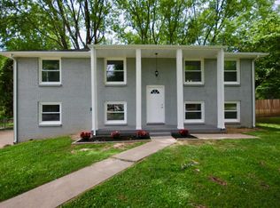194 Kings Deer Dr, Clarksville, TN 37042