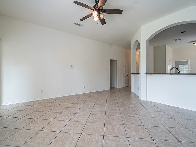 2111 Sailwind Dr — Photo 10