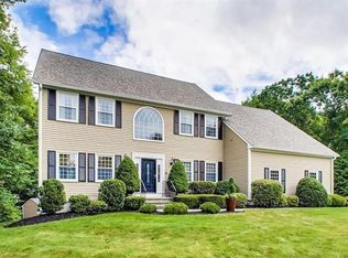10 Hunters Run, Franklin, MA 02038
