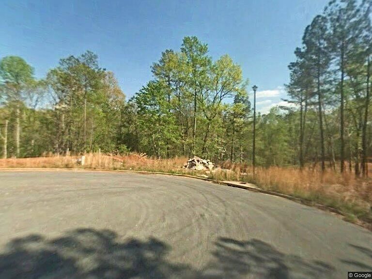 2nd image of 323 Cynthia Ct