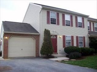 207 Chelmsford Dr, Marietta, PA 17547