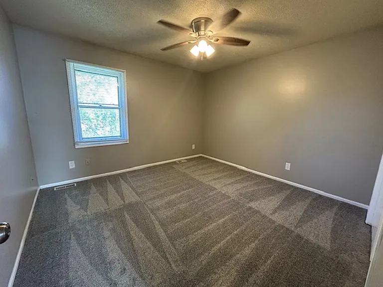 219 N Garrison Ave — Photo 10