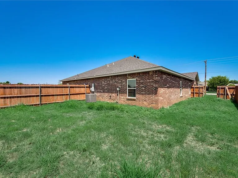 6037 Jennings St — Photo 17