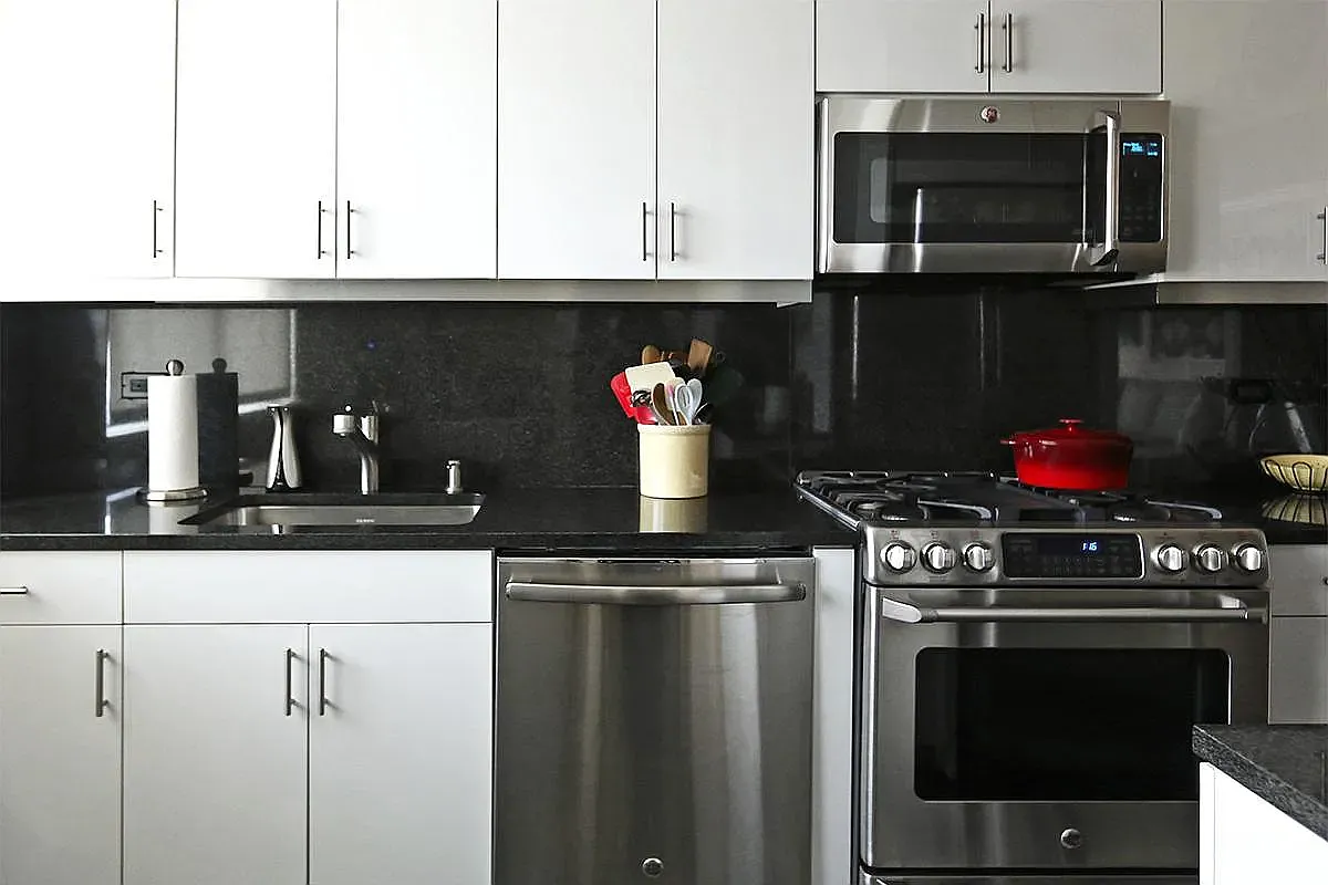 500 East 77th Street — Photo 3