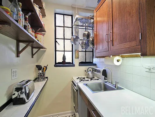 Sold by Bellmarc Realty | media 8