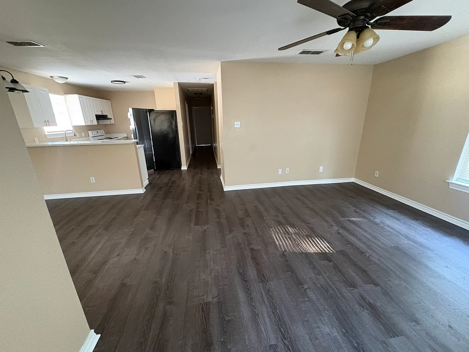 3 bed, 1208 sqft, $1,850 — Photo 3