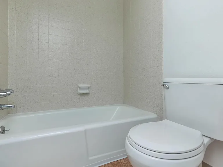 Villa Apartments — Photo 29