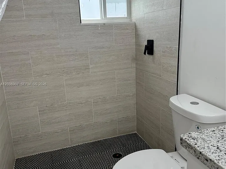 8275 SW 205th Ter — Photo 19