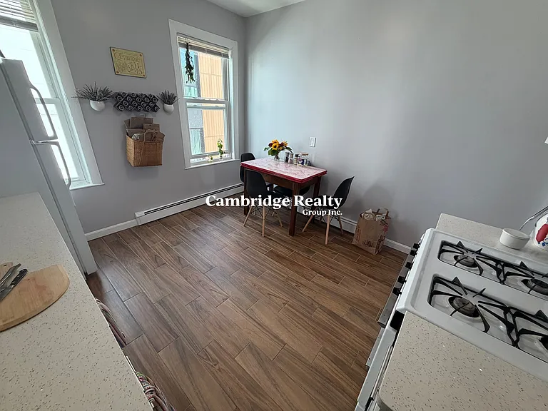 9-11 Houghton St #3 — Photo 3