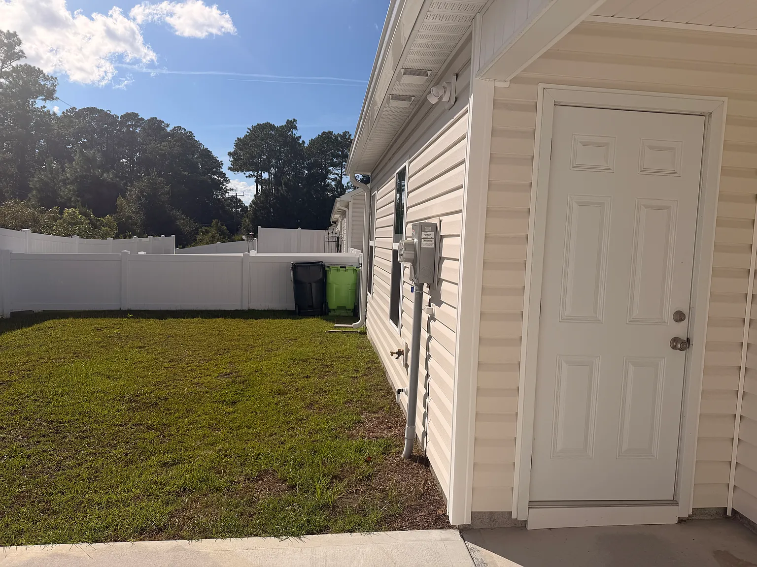3 bed, 1320 sqft, $1,950 — Photo 3