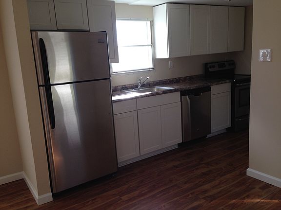 5th image of 1158 Park Cir