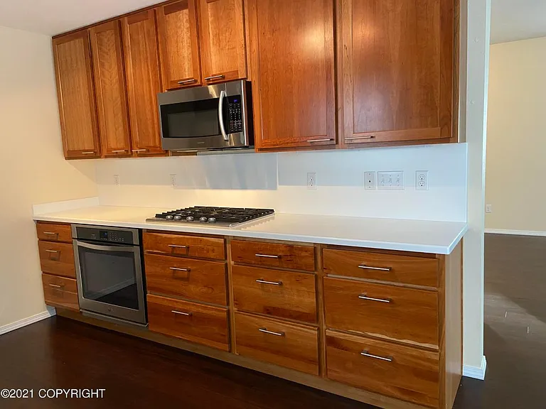 710 W 14th Ave — Photo 6
