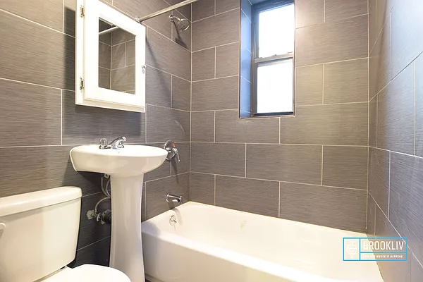 Rented by null | media 8