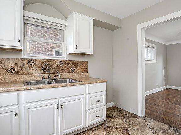 4th image of 15701 Saint Marys St