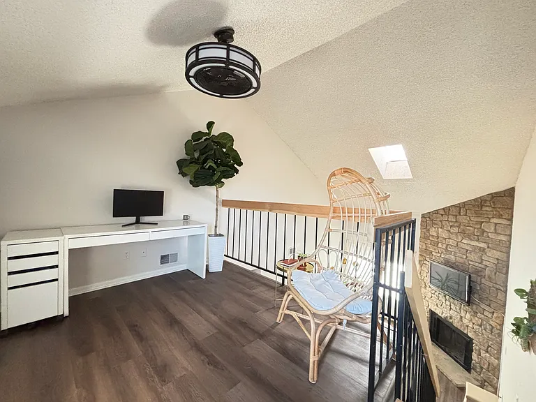 433 Wright St #303 — Photo 8