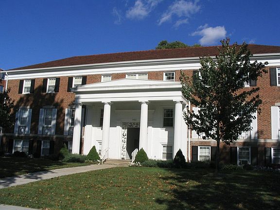 Front of Building (33 units)