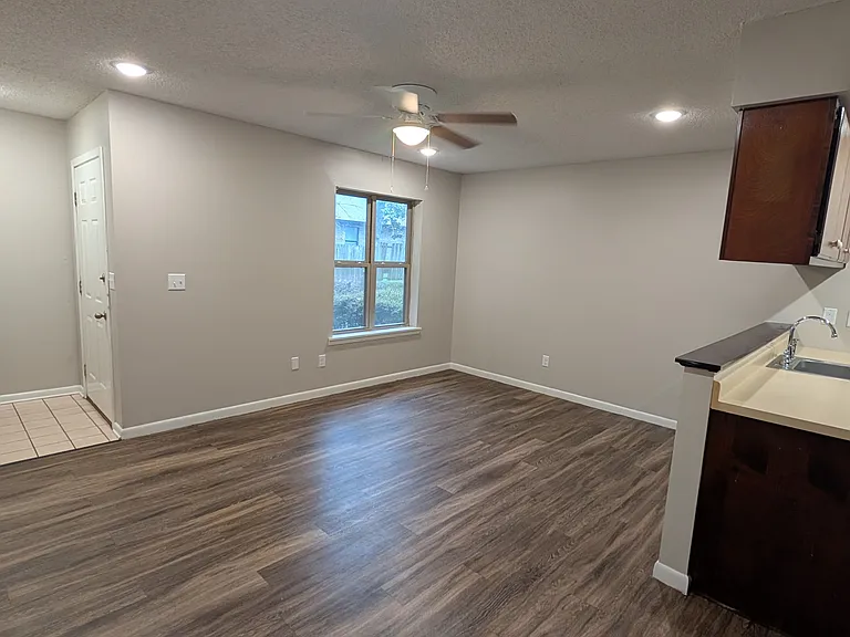 1656 W Matthews Ave #3 — Photo 1