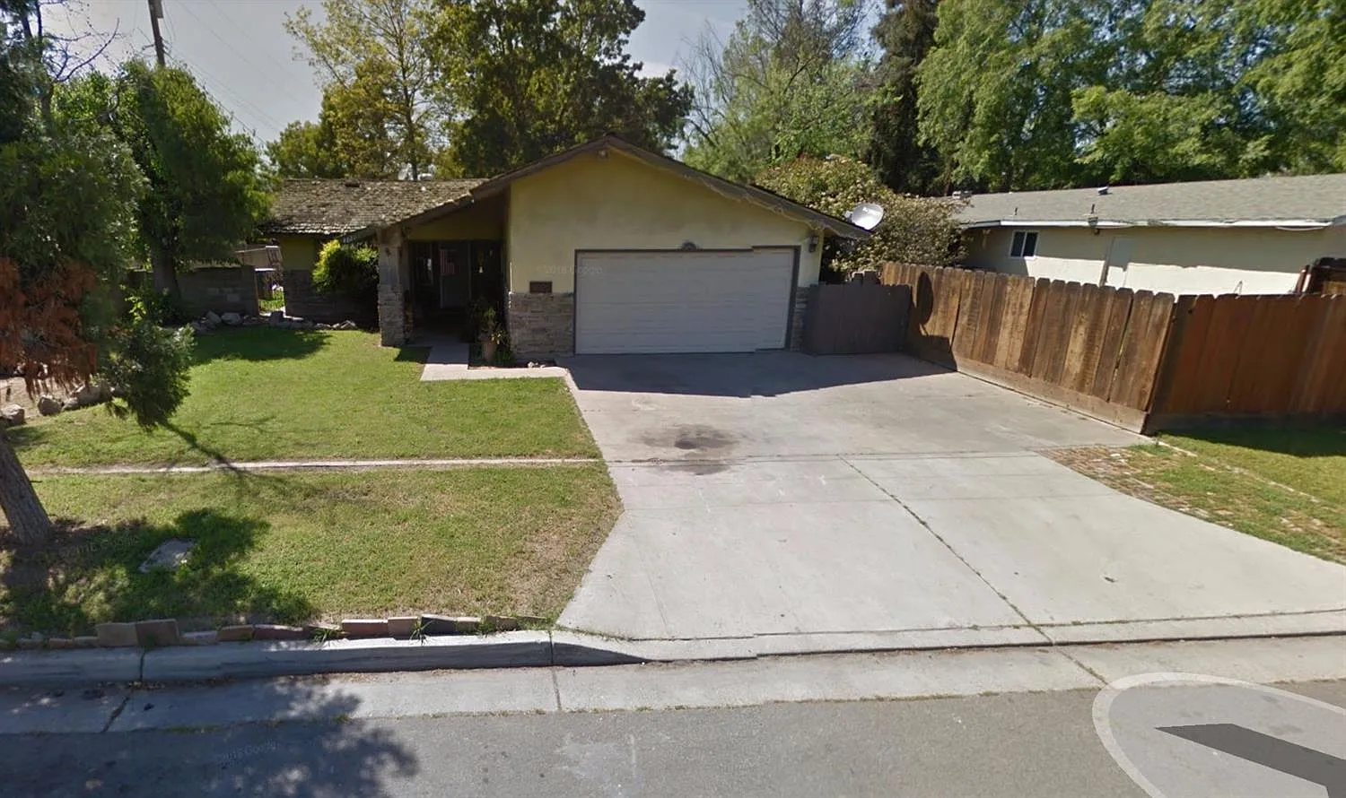 4025 N Del Mar Ave photo 1