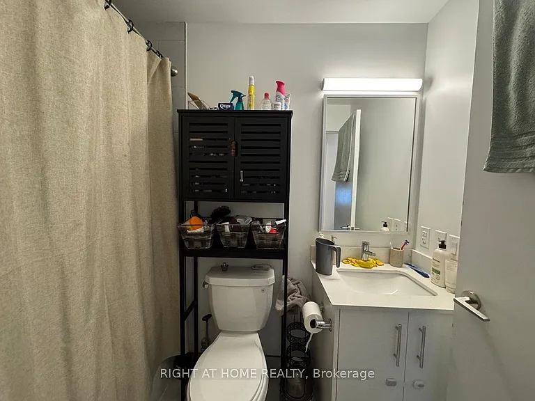 3 Strathgowan Ave #202 — Photo 17
