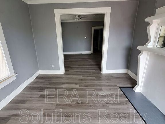 4th image of 320 Stanaford Pl