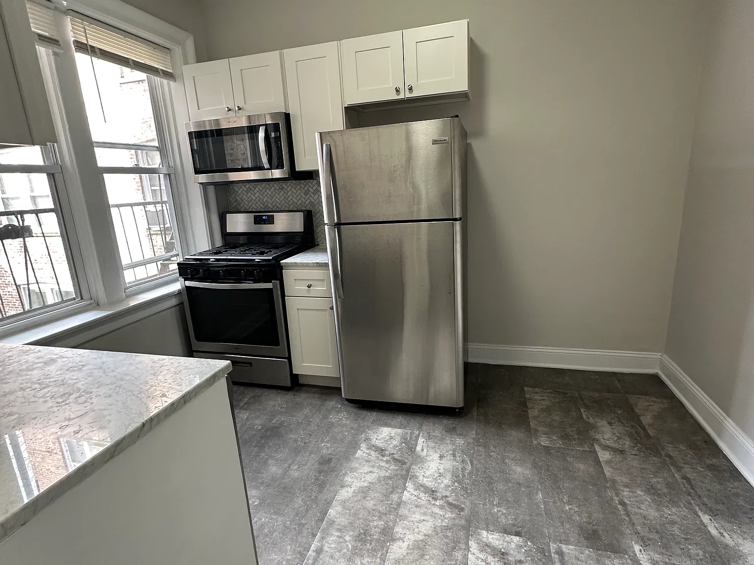 1 bed, 700 sqft, $1,995 — Photo 2