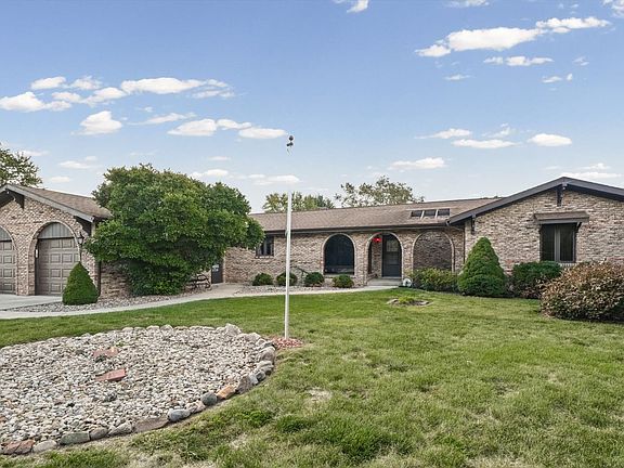 3rd image of 3 Bridle Ln