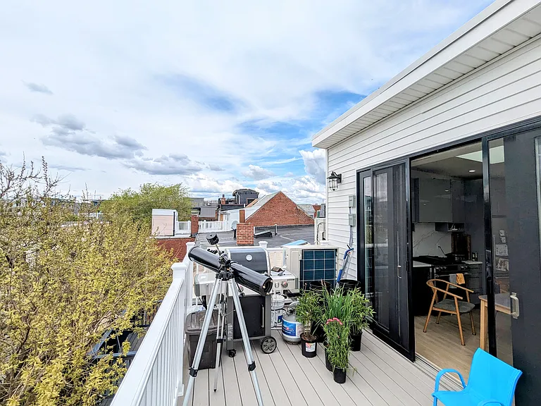 73 Webster St #3 — Photo 6