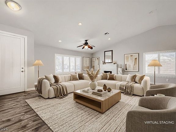 4th image of 204 Tamarack Dr
