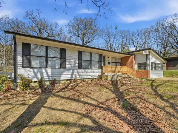 7700 Harmon Dr, Little Rock, AR 72227