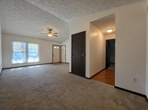 2690 Four Seasons Dr #1, Columbus, OH 43207