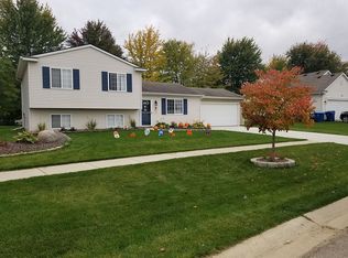 184 Rockway Dr, Linden, MI 48451