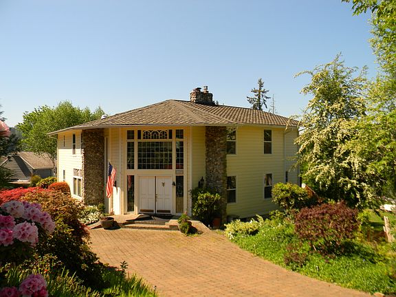2nd image of 1327 Lakehurst Dr