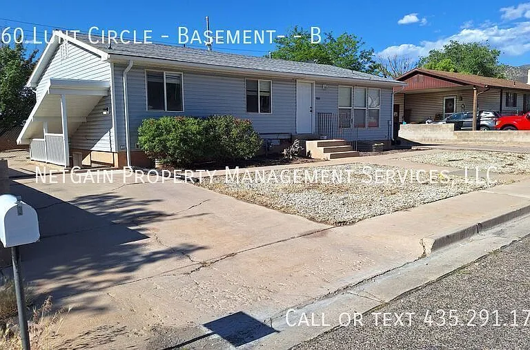 1060 Lunt Cir #B — Photo 3