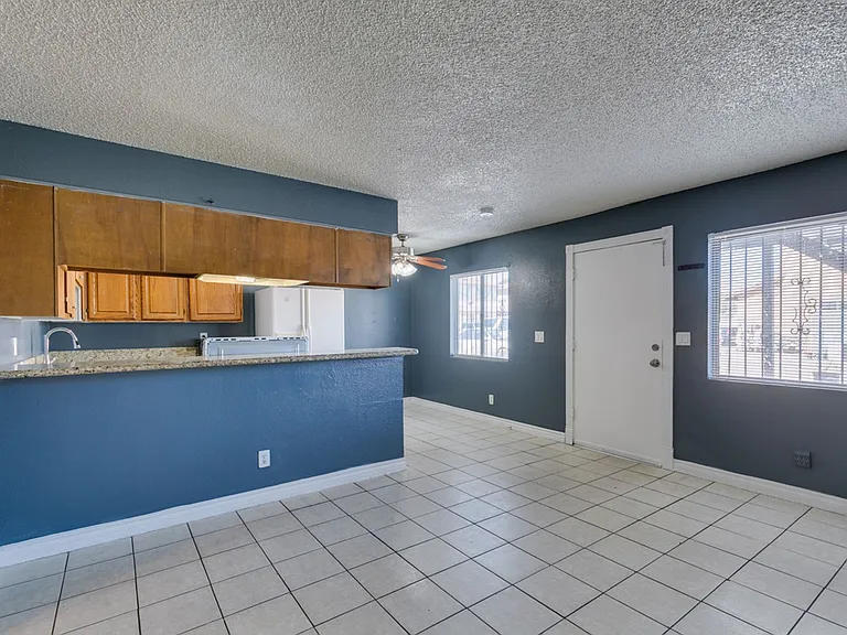 1641 N Lamont St #C — Photo 14