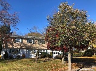 3 Donald Dr, Old Bethpage, NY 11804