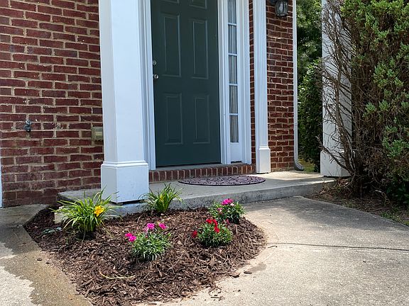2nd image of 1911 Garden Hill Dr