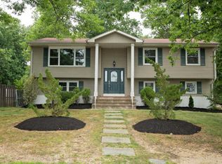 21 Hemlock Rd, Howell, NJ 07731