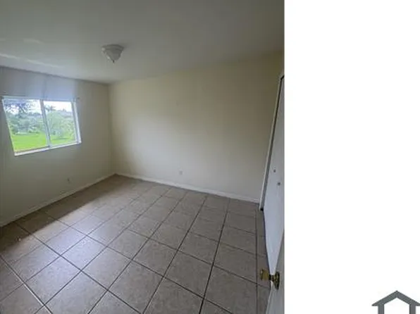 2202 NE 6th St, Cape Coral, FL 33909