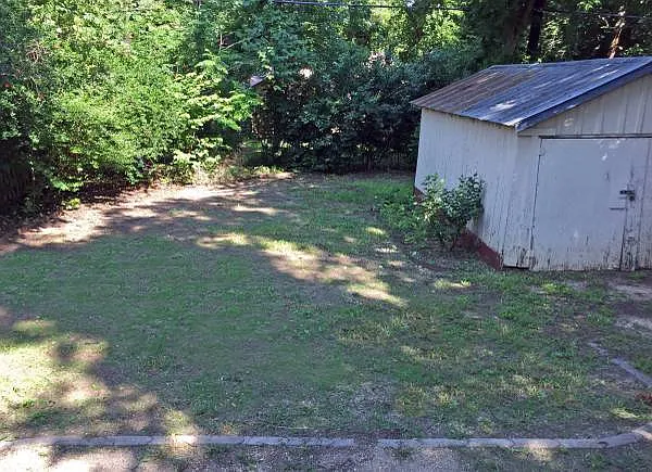 4709 Avenue H — Photo 17
