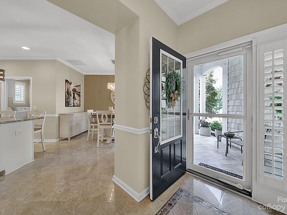 3rd image of 2072 Kennedy Dr
