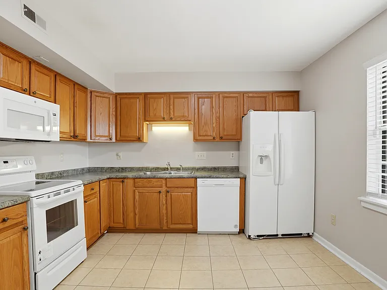 8846 Hunter Ridge Dr — Photo 5