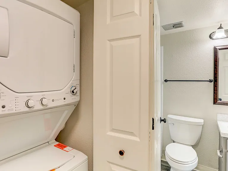 Dover Commons Apartments — Photo 18
