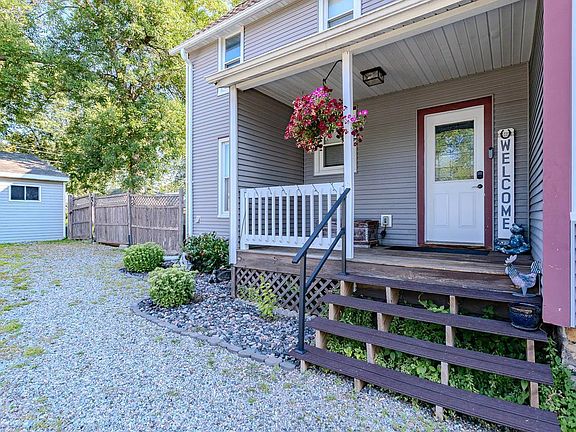 3rd image of 606 S VINE AVENUE