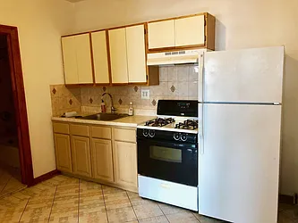 Rented by Apple Exclusive Realty Inc