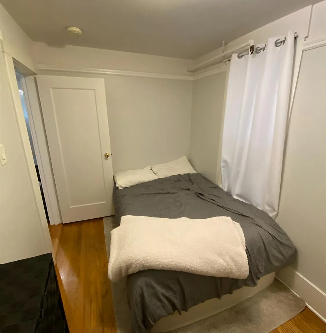 2 bed, 1.0 bath, 650 sqft, $3,500 — Photo 4
