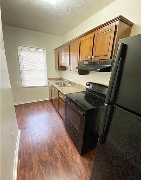 344 Price St — Photo 5