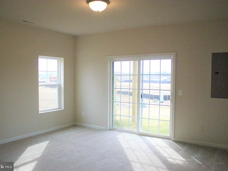 232 Parkland Dr — Photo 8
